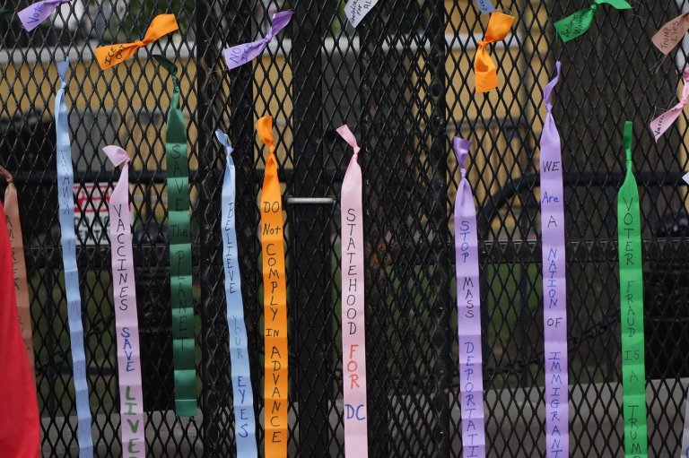 Trump's plan for a fence at Lafayette Park near White House gets review by federal panel | iNFOnews.ca