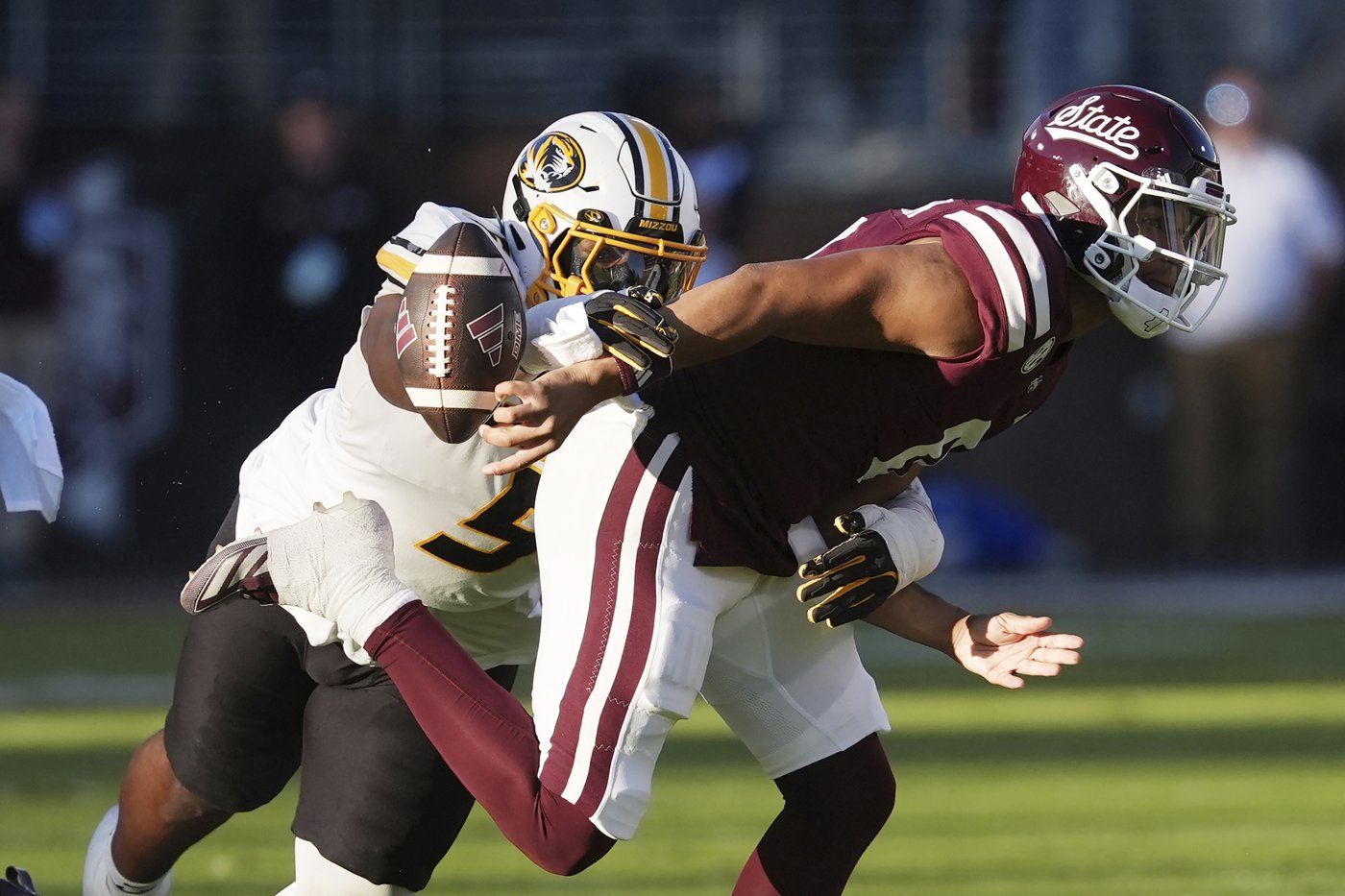 Carroll runs for 3 TDs, Missouri beats Mississippi State 39-20 | iNFOnews.ca Carroll runs for 3 TDs, Missouri beats Mississippi State 39-20 | iNFOnews.ca