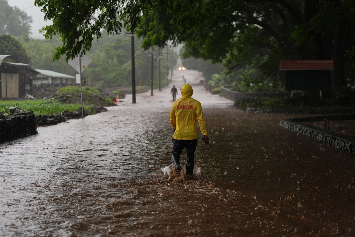 Hurricane Nolo skirts Hawaii but could still unleash powerful winds, flash flooding | iNFOnews.ca Hurricane Nolo skirts Hawaii but could still unleash powerful winds, flash flooding | iNFOnews.ca