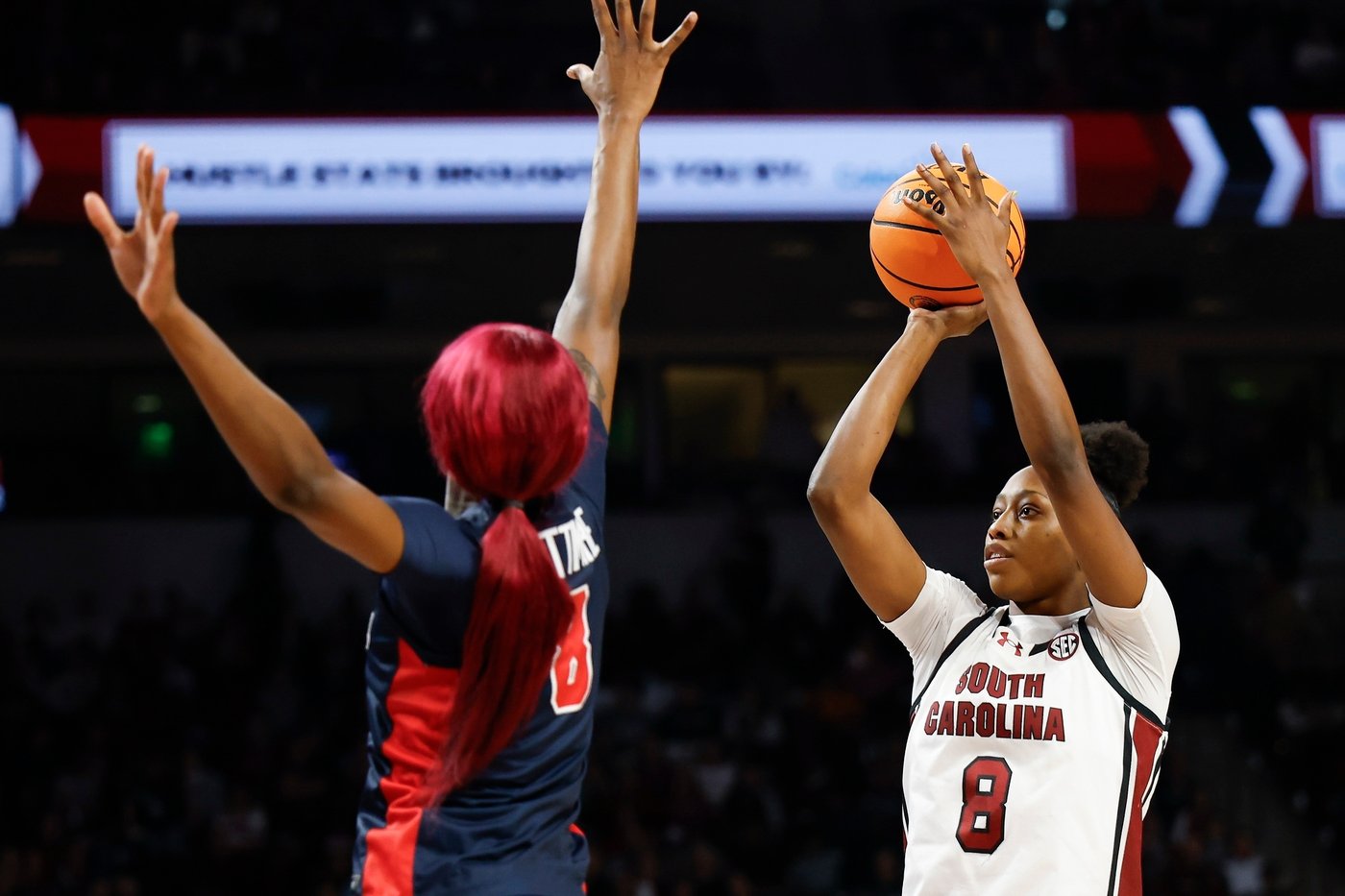 Edwards, Okot lead No. 3 South Carolina to 85-48 blowout of No. 17 Ole Miss and share of SEC title | iNFOnews.ca