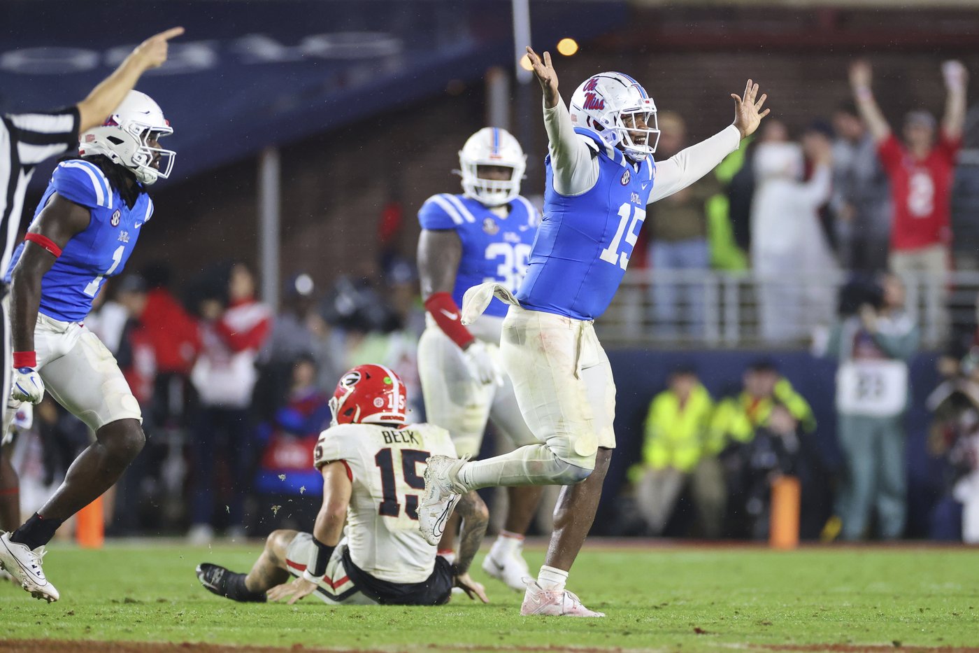 No. 11 Georgia faces must-win against No. 6 Tennessee between the hedges | iNFOnews.ca