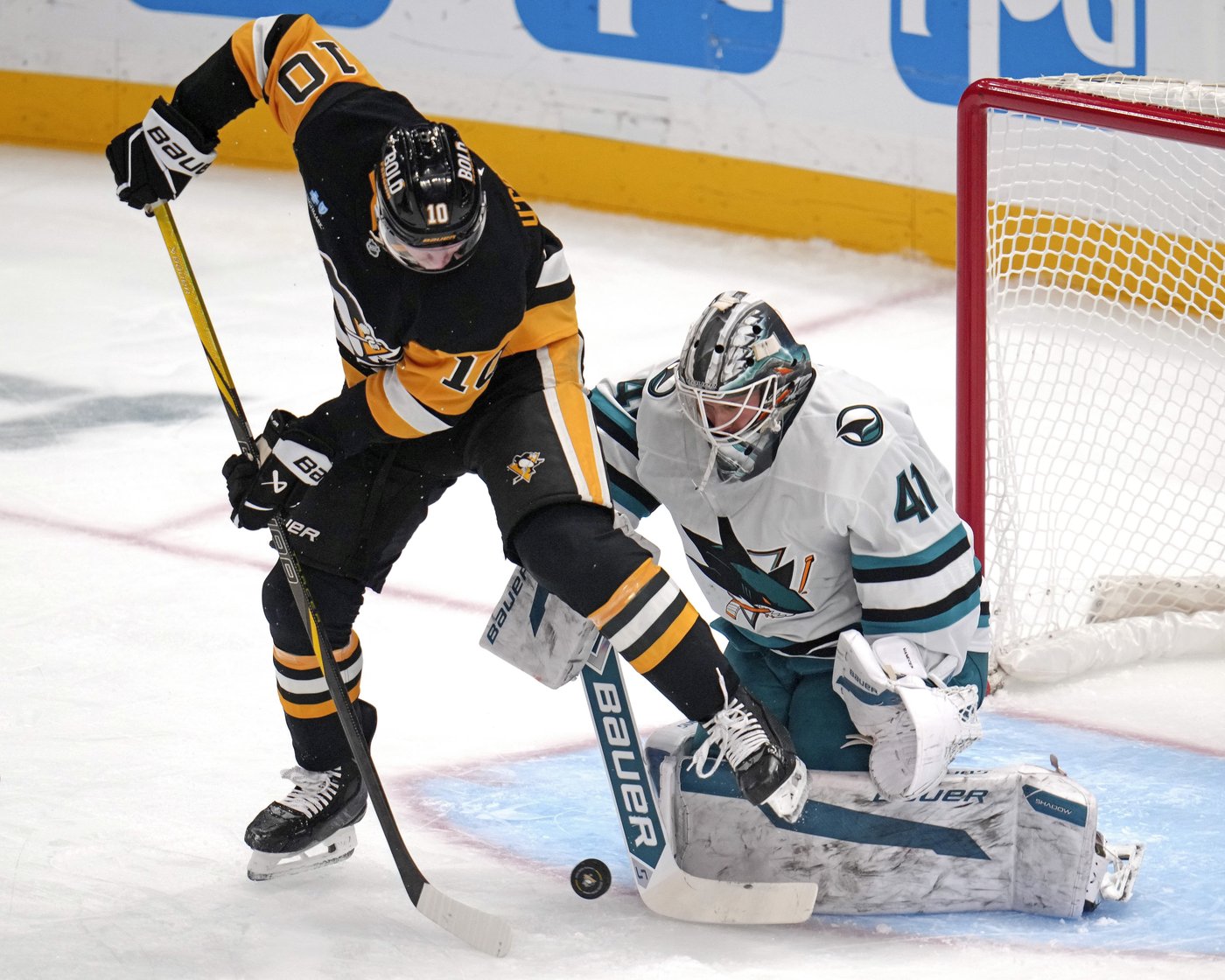 Malkin scores shootout winner to help Penguins top Sharks 4-3 | iNFOnews.ca Malkin scores shootout winner to help Penguins top Sharks 4-3 | iNFOnews.ca