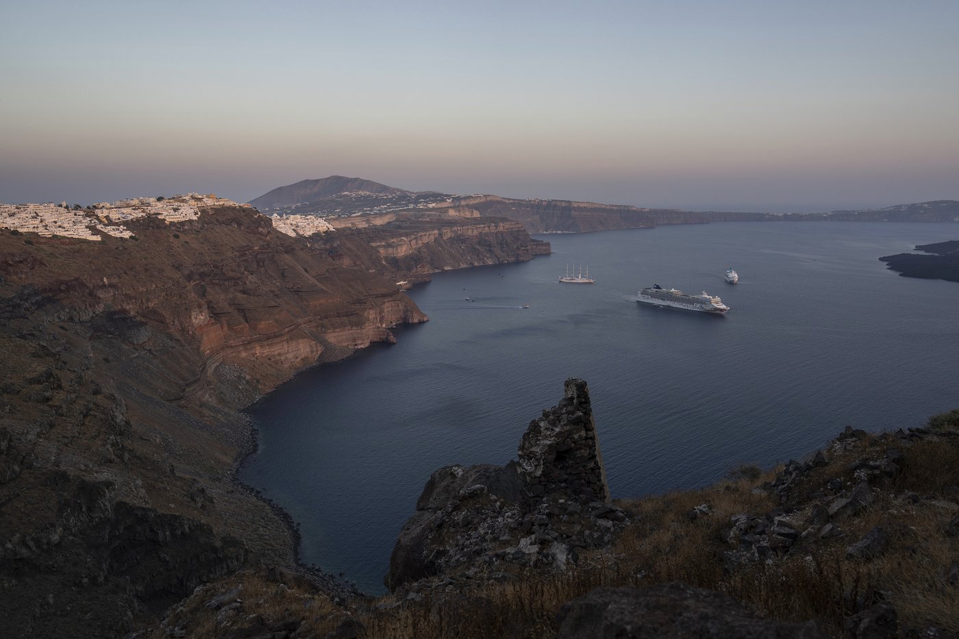 Emergency crews deployed on Santorini as an earthquake swarm worries Greek experts | iNFOnews.ca