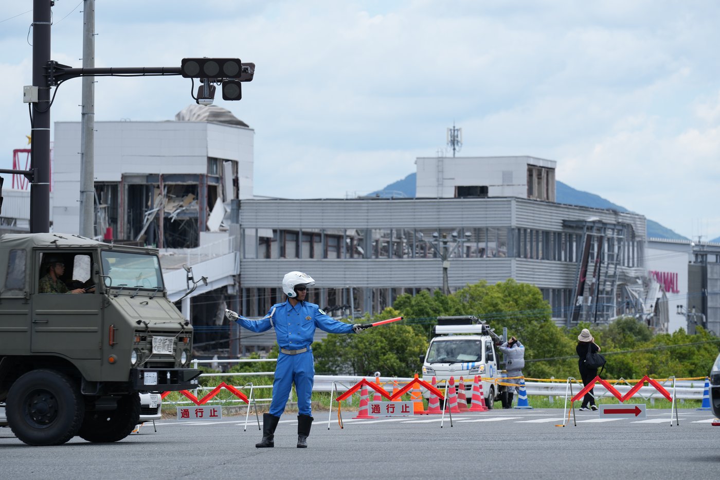 Photos show the aftermath of a damaging earthquake in southwestern Japan | iNFOnews.ca