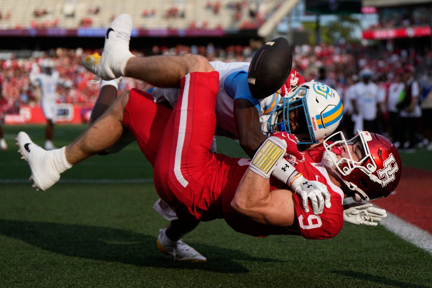 No. 22 Houston routs Southern 77-6 in game played briefly without stadium lights | iNFOnews.ca