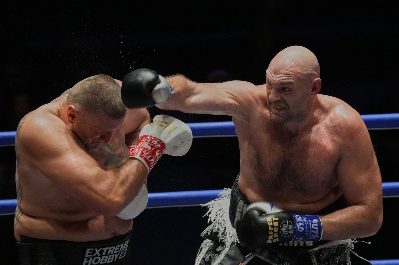 Tyson Fury beats Mariusz Wach in Thailand, awaits Anthony Joshua | iNFOnews.ca