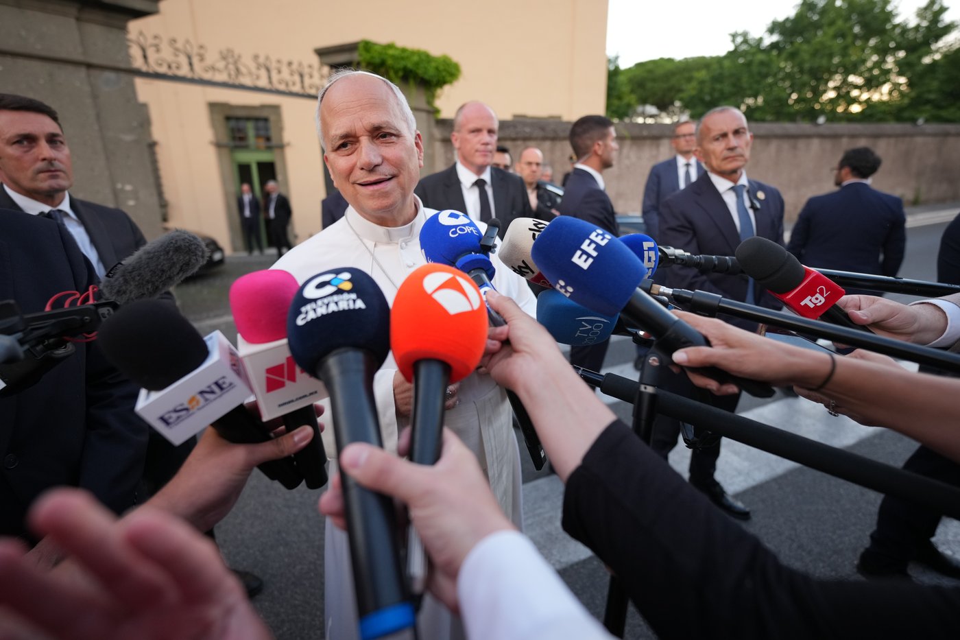These traditionalist Catholics are defying Pope Leo XIV, and embracing their outsider status | iNFOnews.ca