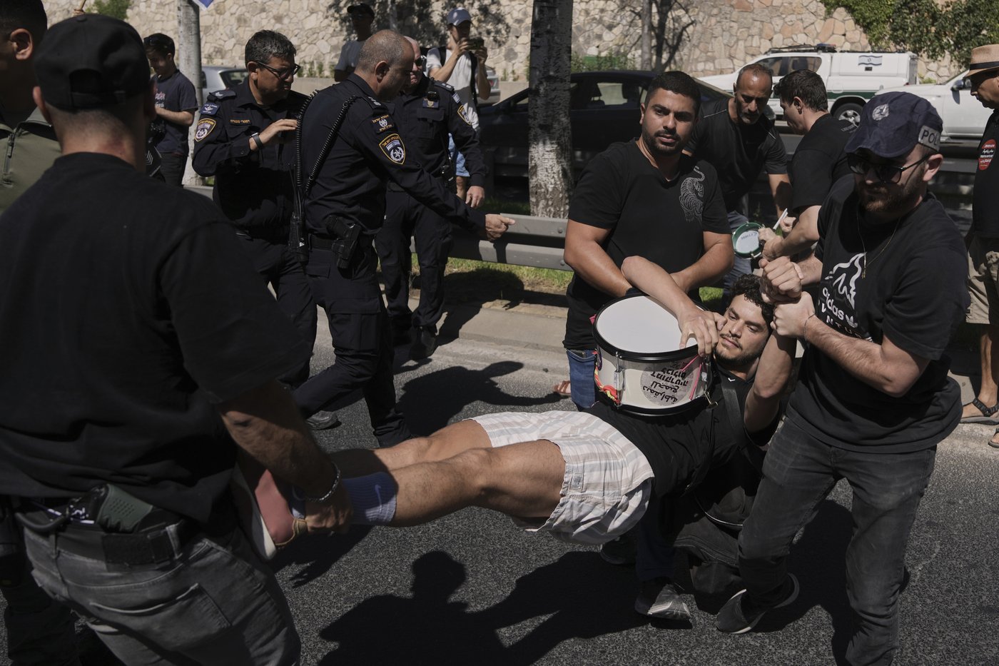Israel's growing frustration over the war in Gaza erupts in nationwide protests | iNFOnews.ca