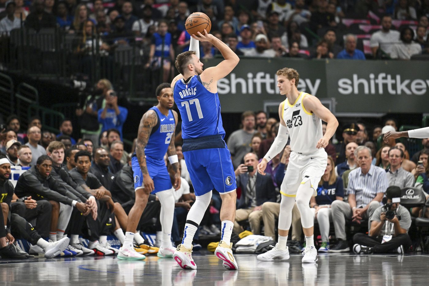 Kyrie Irving scores 23 points to lead Mavericks past Jazz 110-102 | iNFOnews.ca Kyrie Irving scores 23 points to lead Mavericks past Jazz 110-102 | iNFOnews.ca