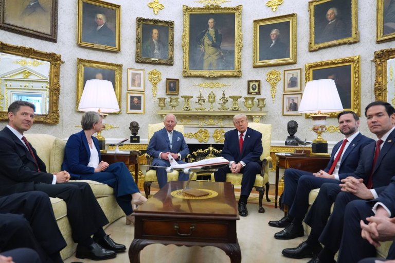 Trump and Charles greet each other warmly and meet in Oval Office on a day of diplomacy for the king | iNFOnews.ca