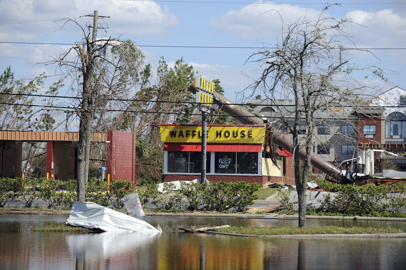 How Waffle House helps Southerners - and FEMA - judge a storm's severity | iNFOnews.ca