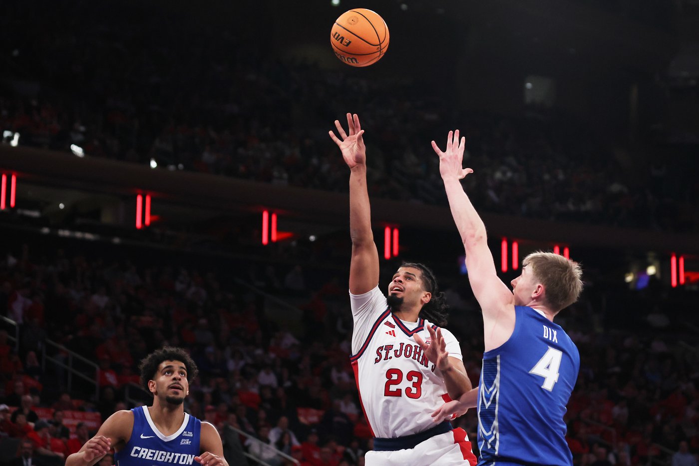 No. 17 St. John's routs Creighton 81-52 for longest winning streak in 4 decades | iNFOnews.ca