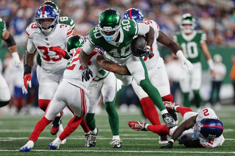 Jets' Chip Trayanum hospitalized with neck injury after early TD in 23-6 preseason loss to Giants | iNFOnews.ca