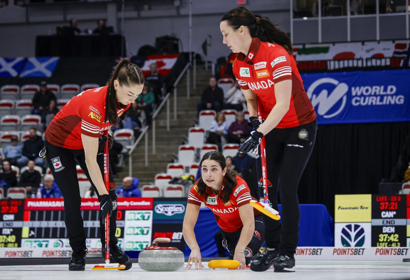 Canada's Einarson continues to roll in women's world curling with fourth straight win | iNFOnews.ca