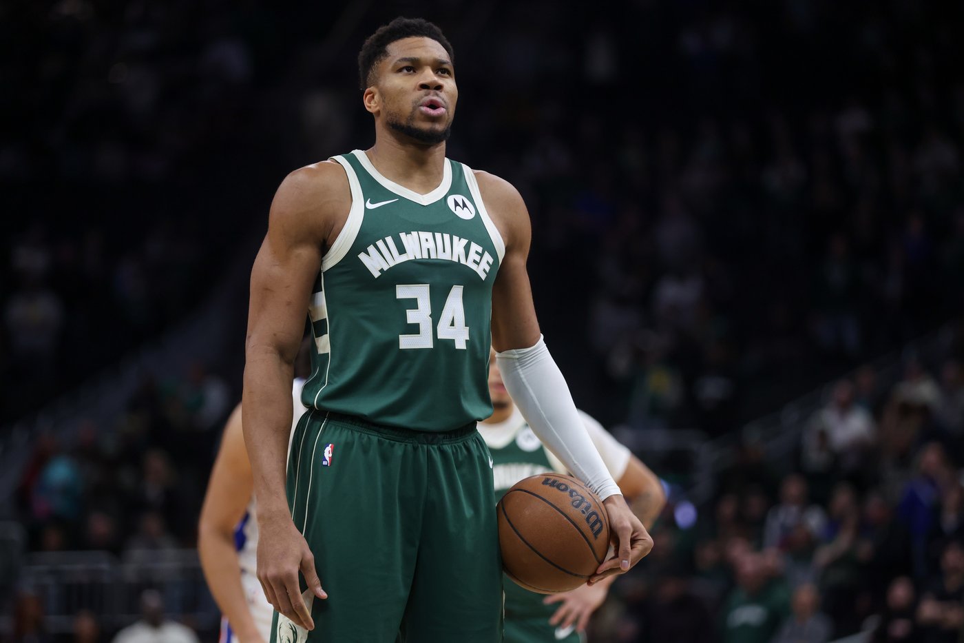 Bucks coach Doc Rivers says he anticipates Giannis Antetokounmpo missing about 4 weeks | iNFOnews.ca