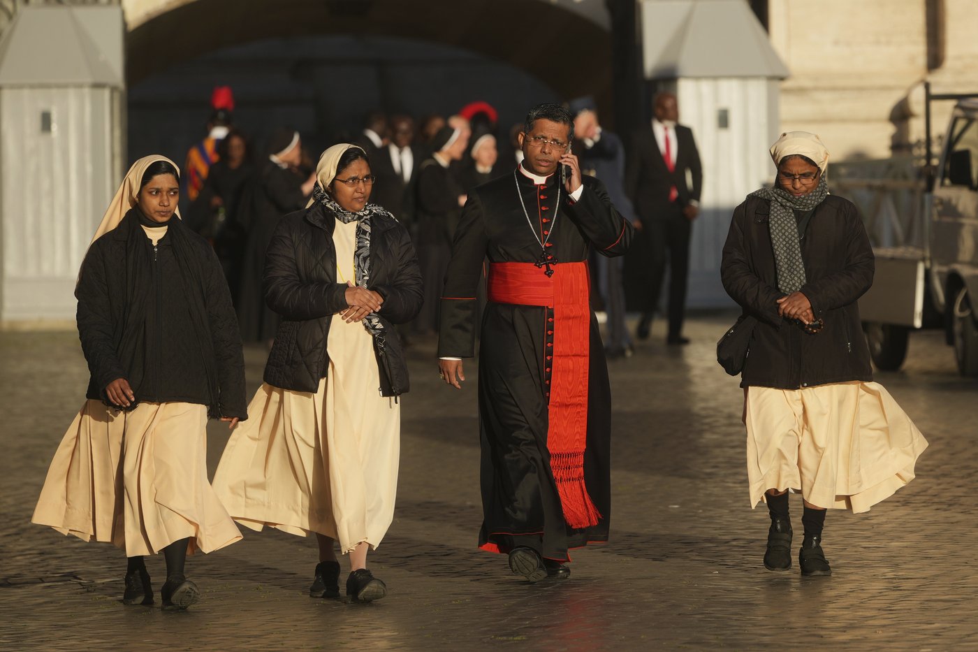 The Latest: Vatican says about 200,000 people have flocked to Pope Francis’ funeral mass | iNFOnews.ca