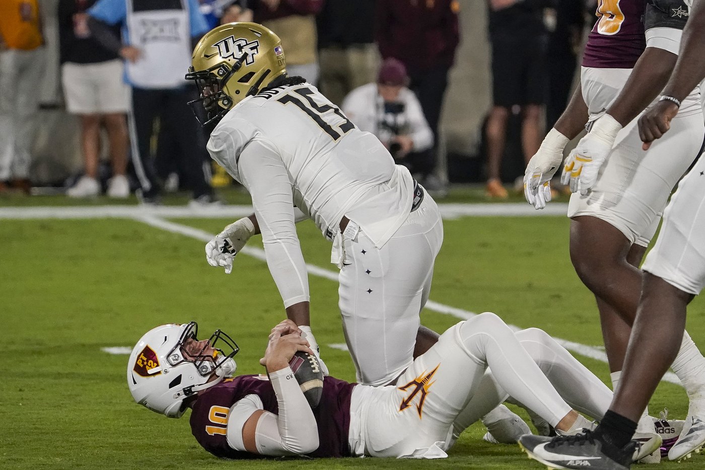 Sam Leavitt's 3 TD passes help Arizona State beat UCF 35-31 | iNFOnews.ca Sam Leavitt's 3 TD passes help Arizona State beat UCF 35-31 | iNFOnews.ca