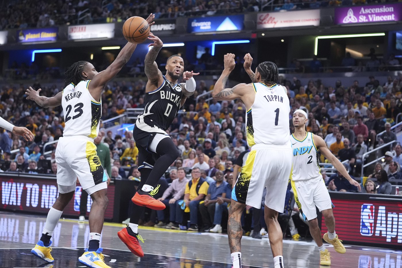 Damian Lillard returns from month-long absence, has mixed results in Bucks 123-115 loss to Pacers | iNFOnews.ca
