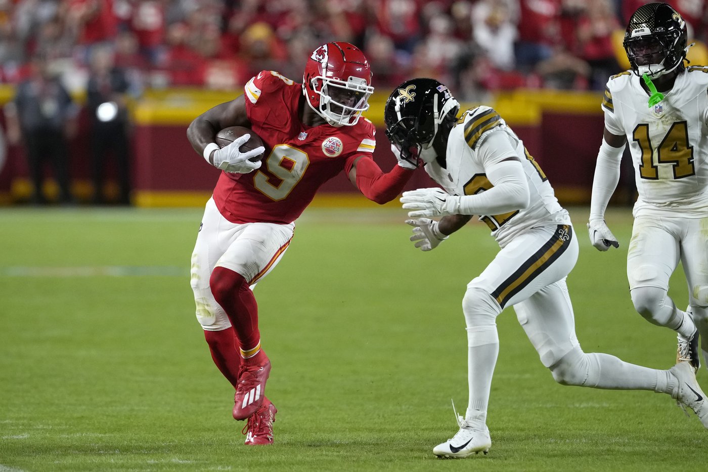 Purdy and Mahomes have undergone a stylistic switch headed into Chiefs-49ers Super Bowl rematch | iNFOnews.ca