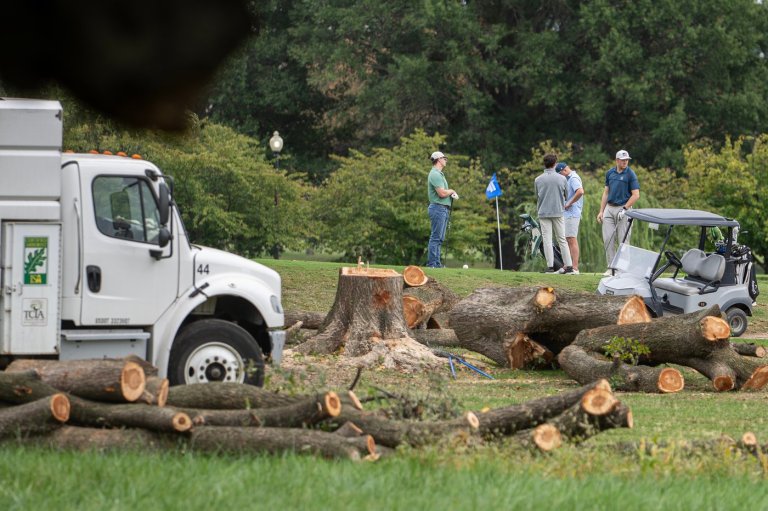 Federal judge orders Trump administration to halt work for a day on historic DC golf course | iNFOnews.ca
