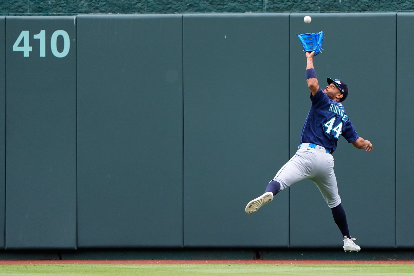 Kolek throws complete-game shutout and Royals top Mariners to end 4-game skid | iNFOnews.ca Kolek throws complete-game shutout and Royals top Mariners to end 4-game skid | iNFOnews.ca