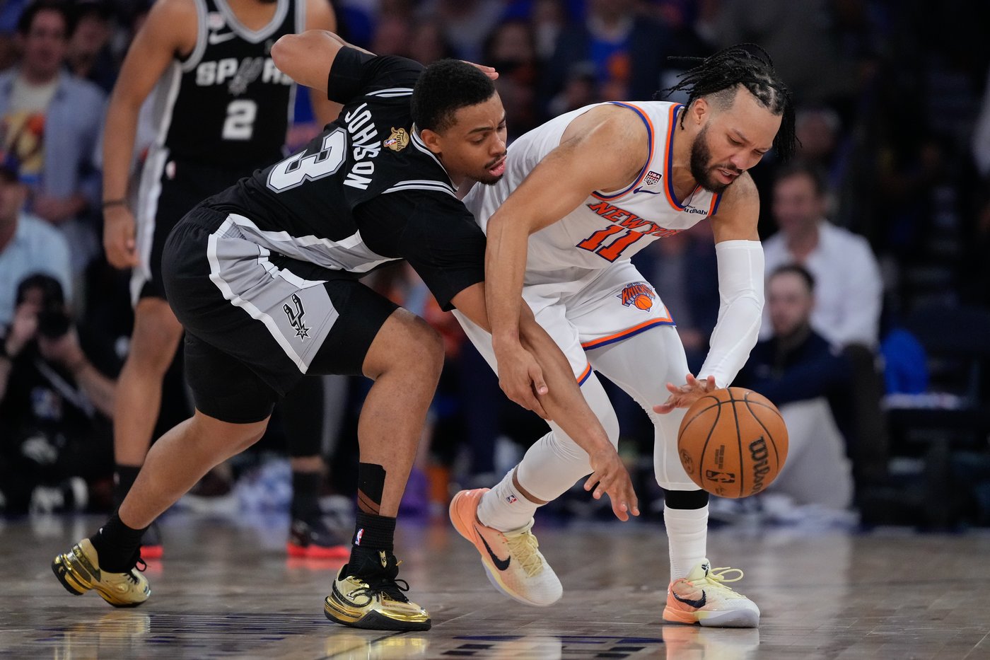 Knicks complete record rally from 29 points down and beat Spurs 107-106 for 3-1 NBA Finals lead | iNFOnews.ca Knicks complete record rally from 29 points down and beat Spurs 107-106 for 3-1 NBA Finals lead | iNFOnews.ca