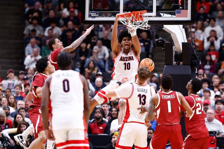 Top-seeded Arizona beats Arkansas 109-88 to reach the Elite Eight for the 1st time since 2015 | iNFOnews.ca