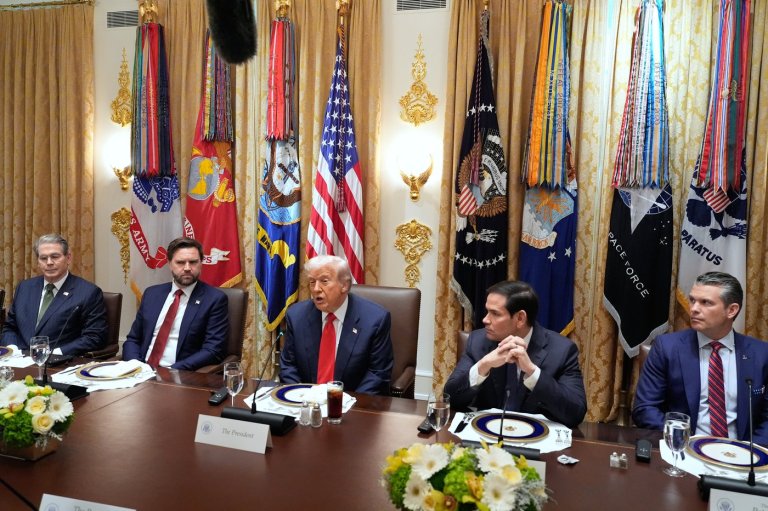 The Latest: No end in sight to government shutdown as House speaker refuses to negotiate | iNFOnews.ca