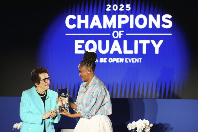 Ava Duvernay and Stacey Allaster accept Billie Jean King Champions of Equality award | iNFOnews.ca