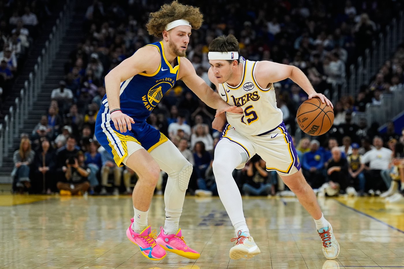 Luka Doncic scores 26 points, LeBron James adds 22 as Lakers run away from Warriors for 129-101 win | iNFOnews.ca Luka Doncic scores 26 points, LeBron James adds 22 as Lakers run away from Warriors for 129-101 win | iNFOnews.ca