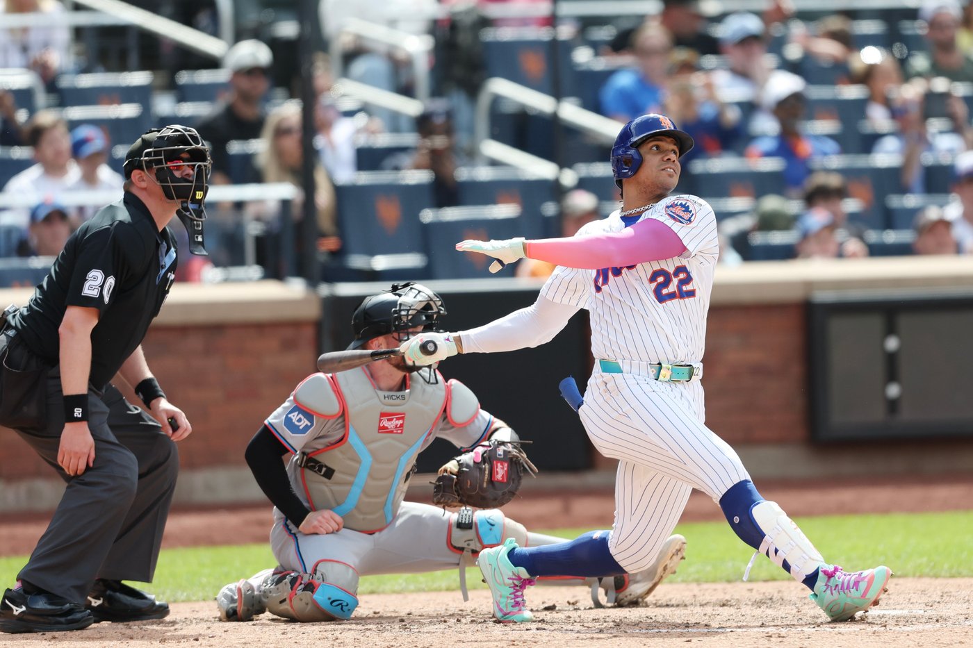 Soto's grand slam and Benge's leadoff homer help Mets pound Marlins 10-1 for 3-game sweep | iNFOnews.ca