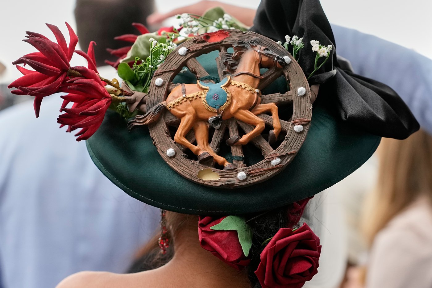 Tradition, fashion and horse racing at the Kentucky Derby, in photos | iNFOnews.ca