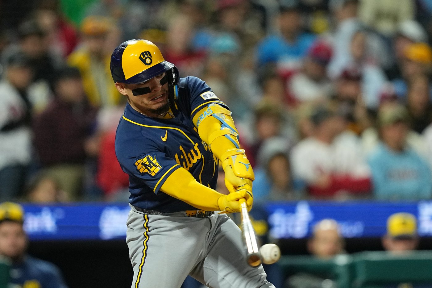 Yelich and Turang homer as Brewers win 99th game and slow Phillies' playoff push | iNFOnews.ca Yelich and Turang homer as Brewers win 99th game and slow Phillies' playoff push | iNFOnews.ca