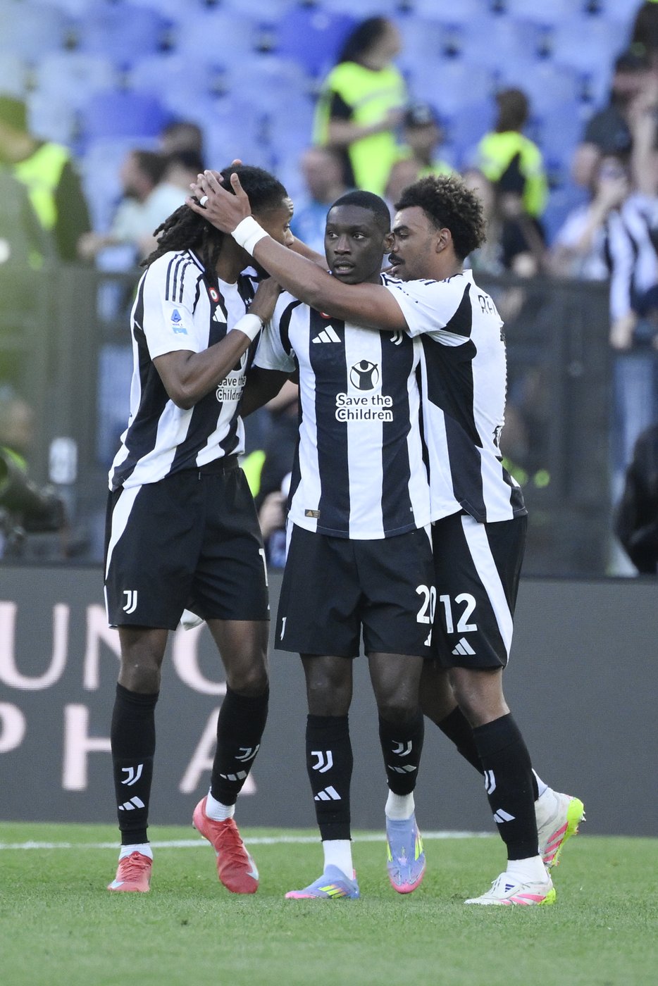 Lazio snatches draw against 10-man Juventus in Serie A | iNFOnews.ca Lazio snatches draw against 10-man Juventus in Serie A | iNFOnews.ca