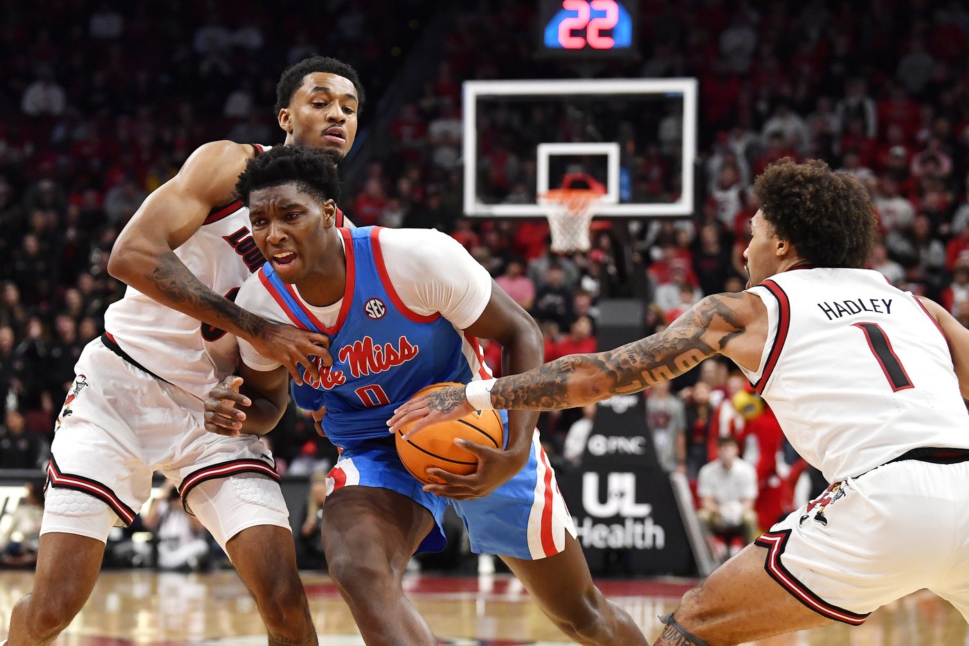 Davis scores 20, Pedulla adds 16 as No. 23 Ole Miss beats Louisville 86-63 in SEC/ACC Challenge | iNFOnews.ca