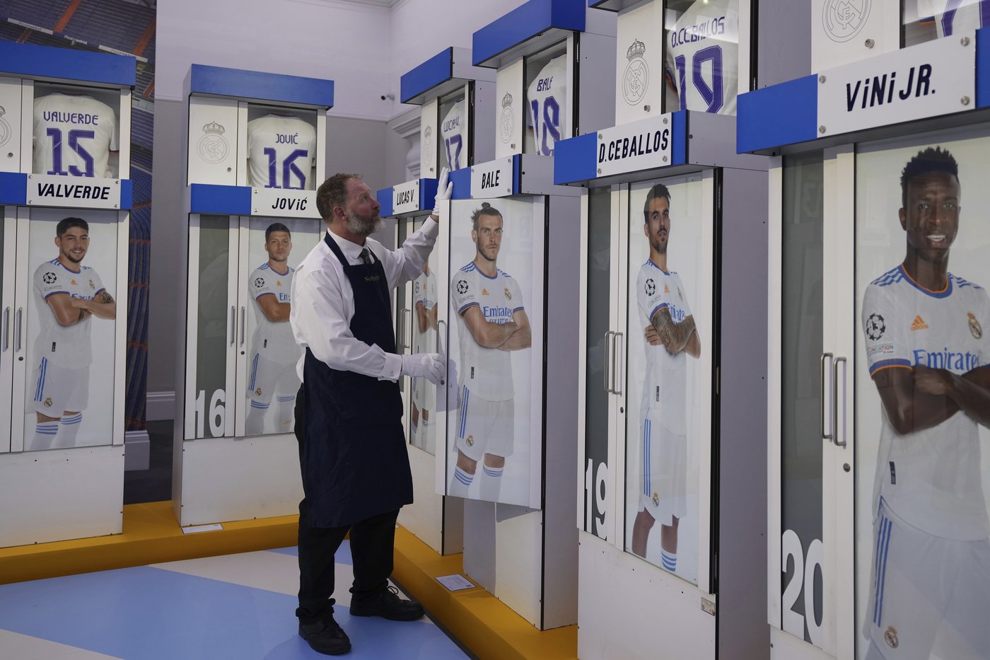 Lockers used by Ronaldo, Beckham and other Real Madrid stars are up for auction | iNFOnews.ca