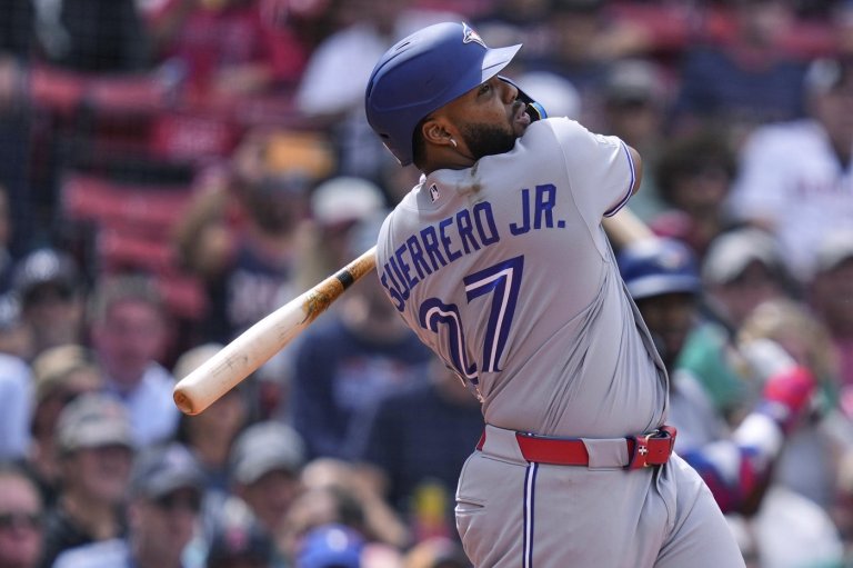 Valenzuela hits go-ahead double in Blue Jays' win over Red Sox | iNFOnews.ca