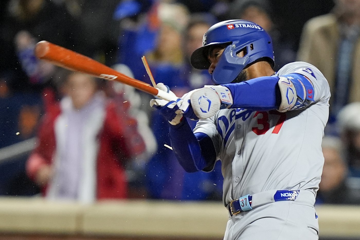 Shohei Ohtani homers as the Dodgers rout the Mets 8-0 for a 2-1 lead in the NLCS | iNFOnews.ca