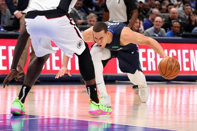 Mavericks centre Powell suffers ruptured Achilles, weighing surgery options | iNFOnews.ca