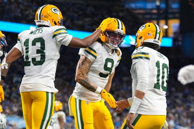 Love matches career high with 4 TD passes, lifting Packers to 31-24 win over Lions | iNFOnews.ca