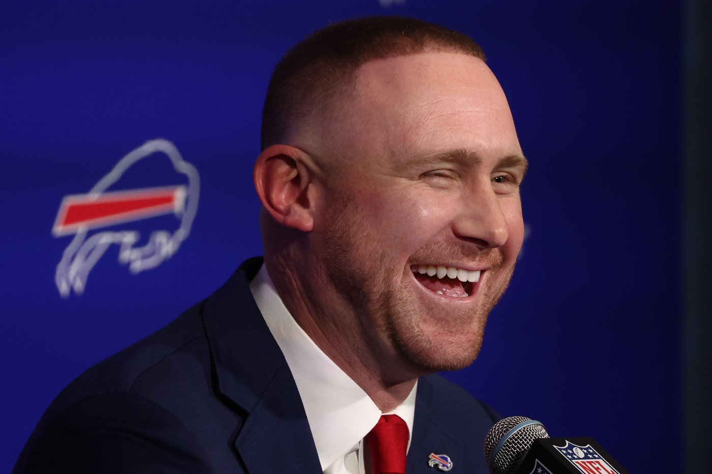 Joe Brady embraces high expectations as he succeeds Sean McDermott as Bills coach | iNFOnews.ca