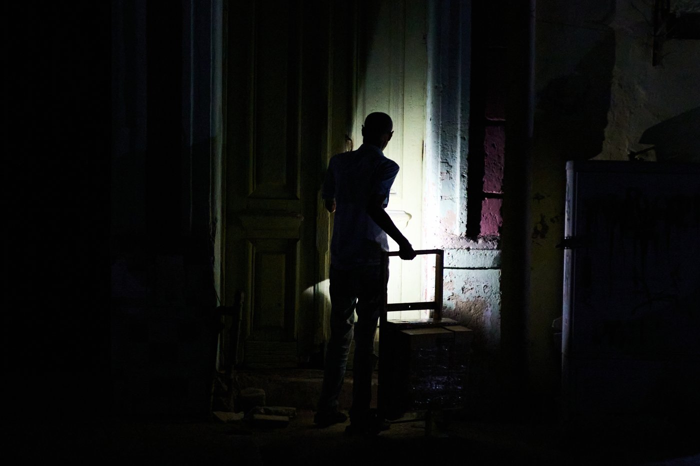 Cuba plunged into islandwide blackout as power crisis worsens, in photos | iNFOnews.ca