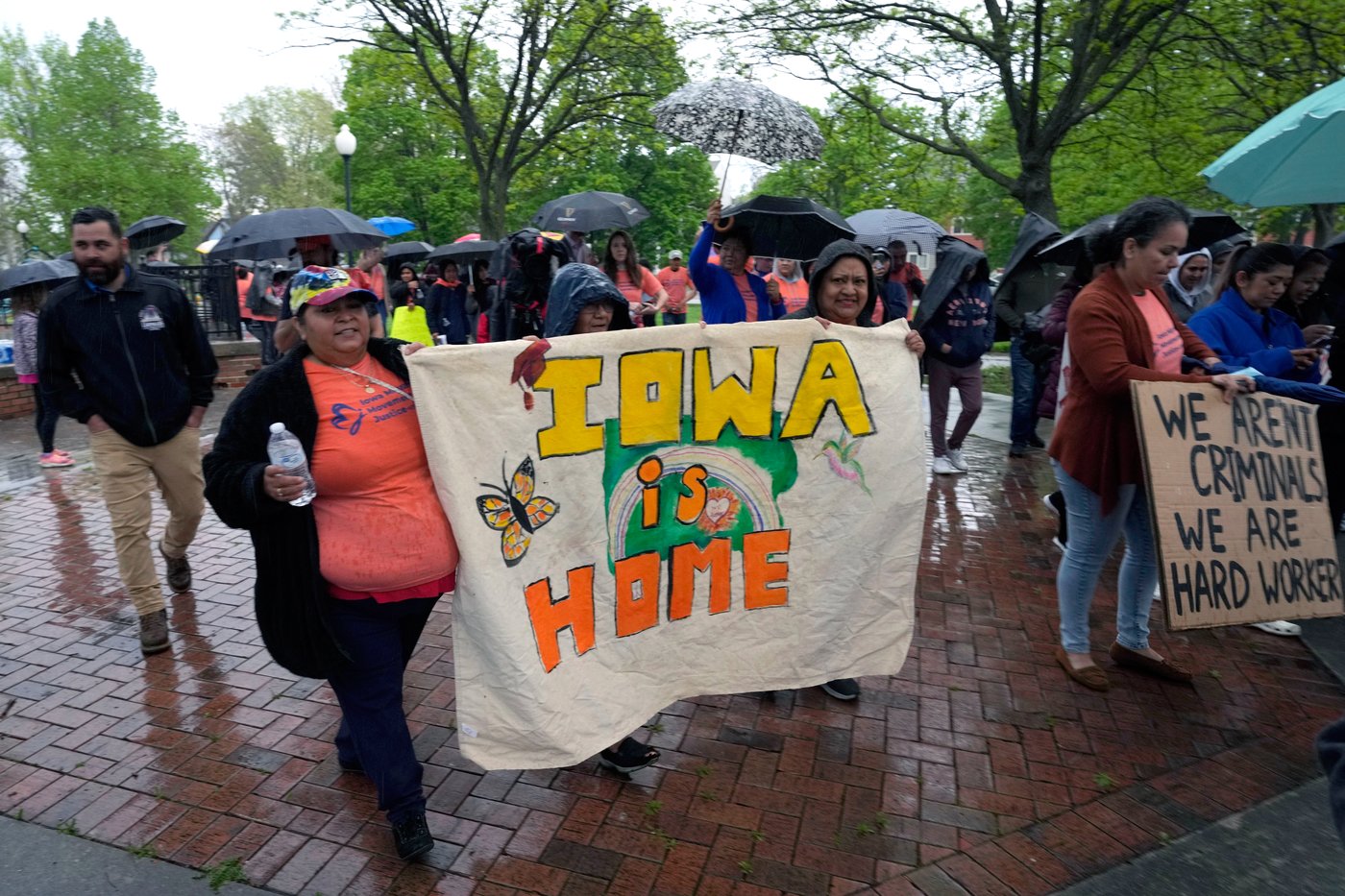 Iowa immigrant group is alarmed by a state lawmaker's demand for confidential information | iNFOnews.ca