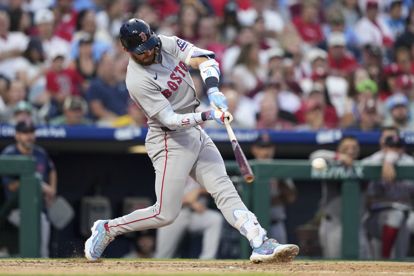 Phillies get 3-2, walk-off win over Boston on catcher’s interference call with bases loaded in 10th | iNFOnews.ca