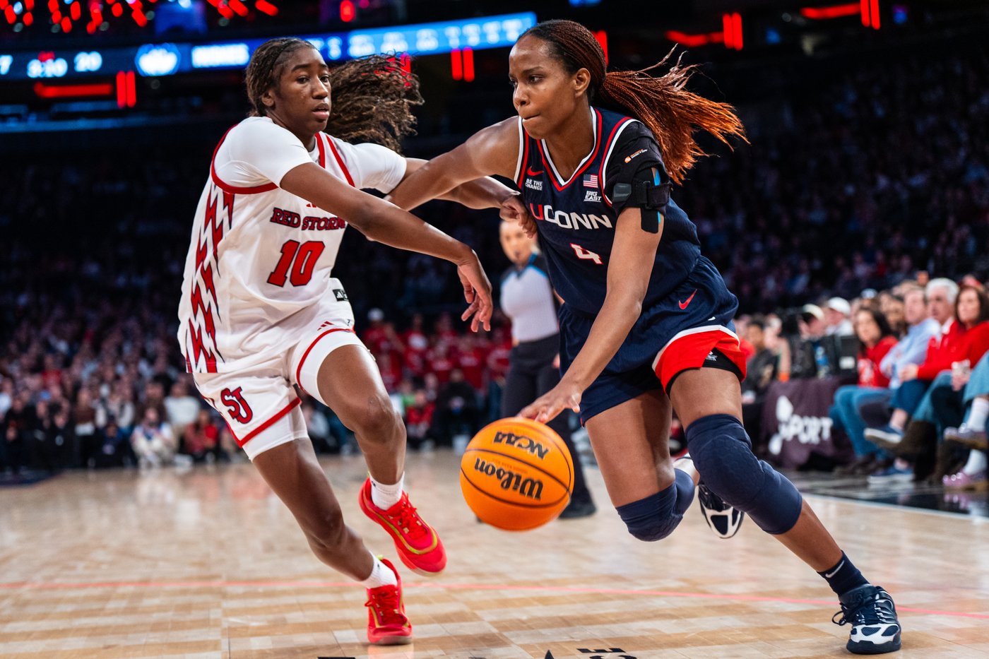 Azzi Fudd helps No. 1 UConn rout St. John's 85-49 for 47th consecutive victory | iNFOnews.ca