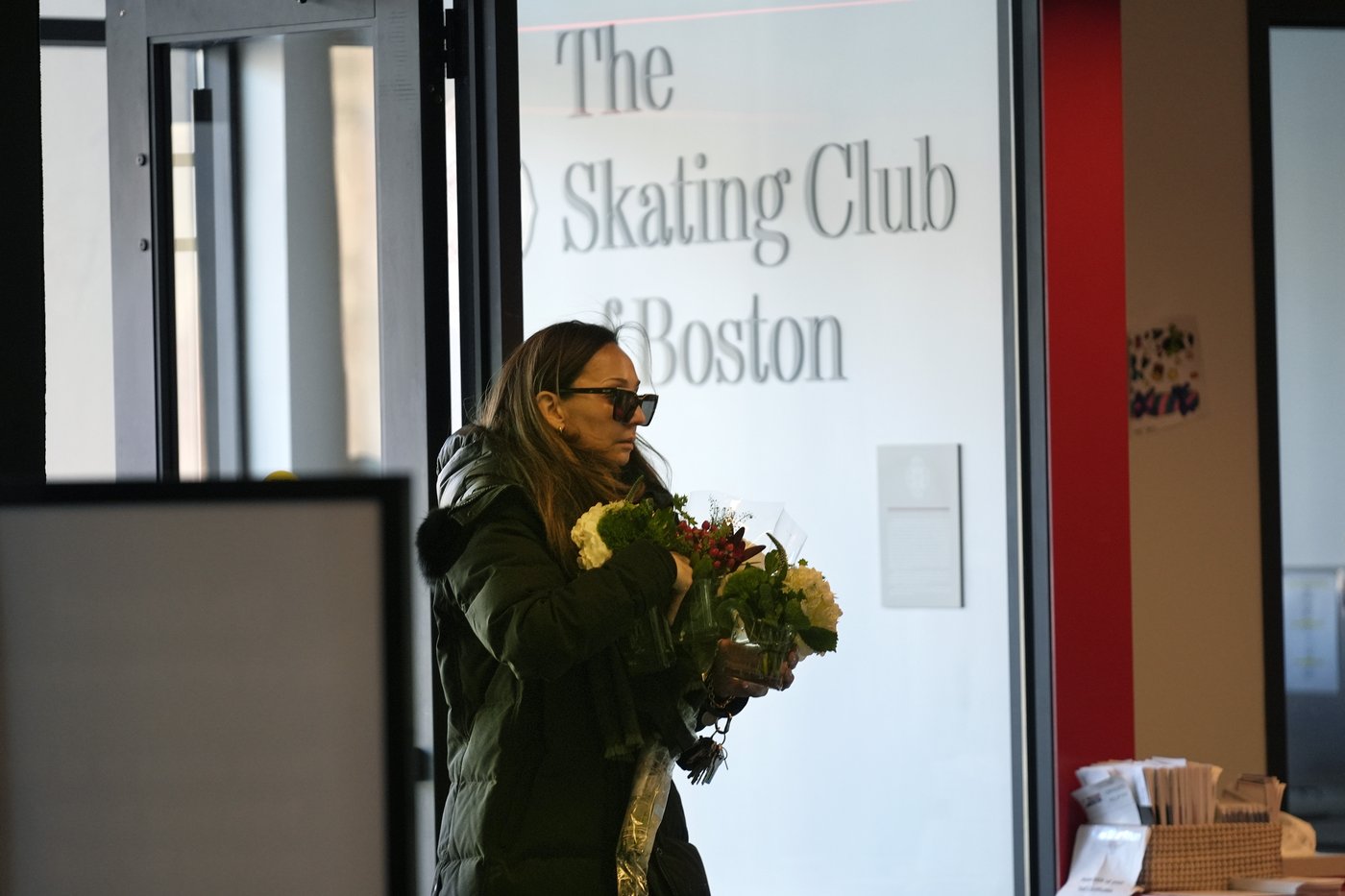 14 from figure skating community killed in plane crash, six of them from Boston club | iNFOnews.ca
