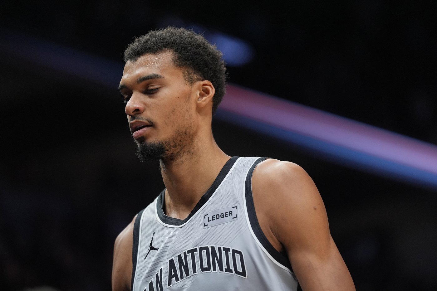 Edwards banks in late go-ahead runner in Timberwolves' 104-103 comeback victory over Spurs | iNFOnews.ca