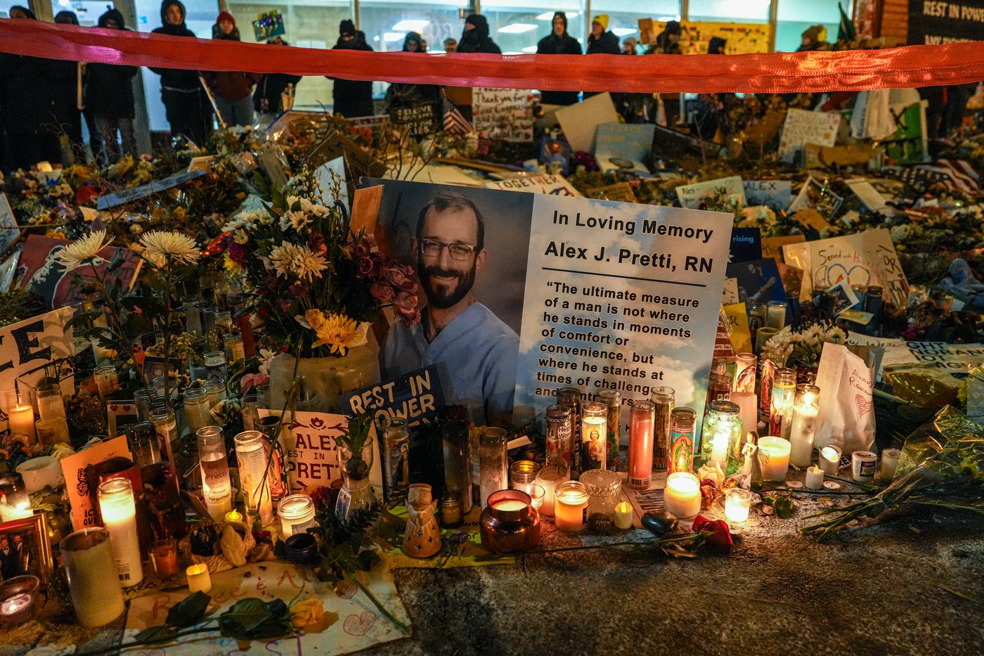 Minneapolis left to decide future of streetside memorials to 2 people killed by federal officers | iNFOnews.ca Minneapolis left to decide future of streetside memorials to 2 people killed by federal officers | iNFOnews.ca