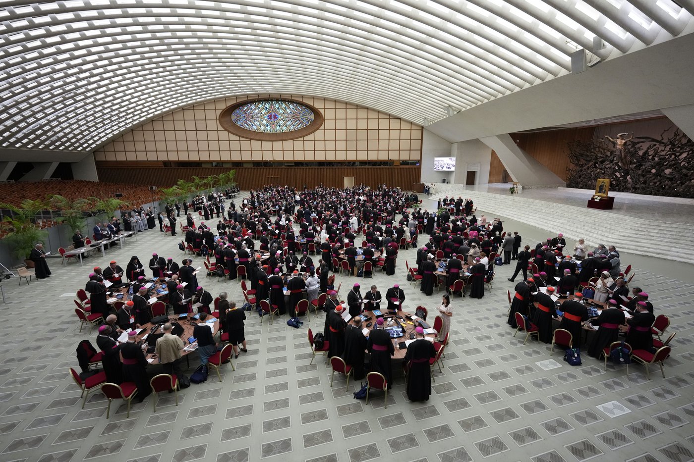 Catholic reform debate launched by Pope Francis leans away from ordained roles for women | iNFOnews.ca