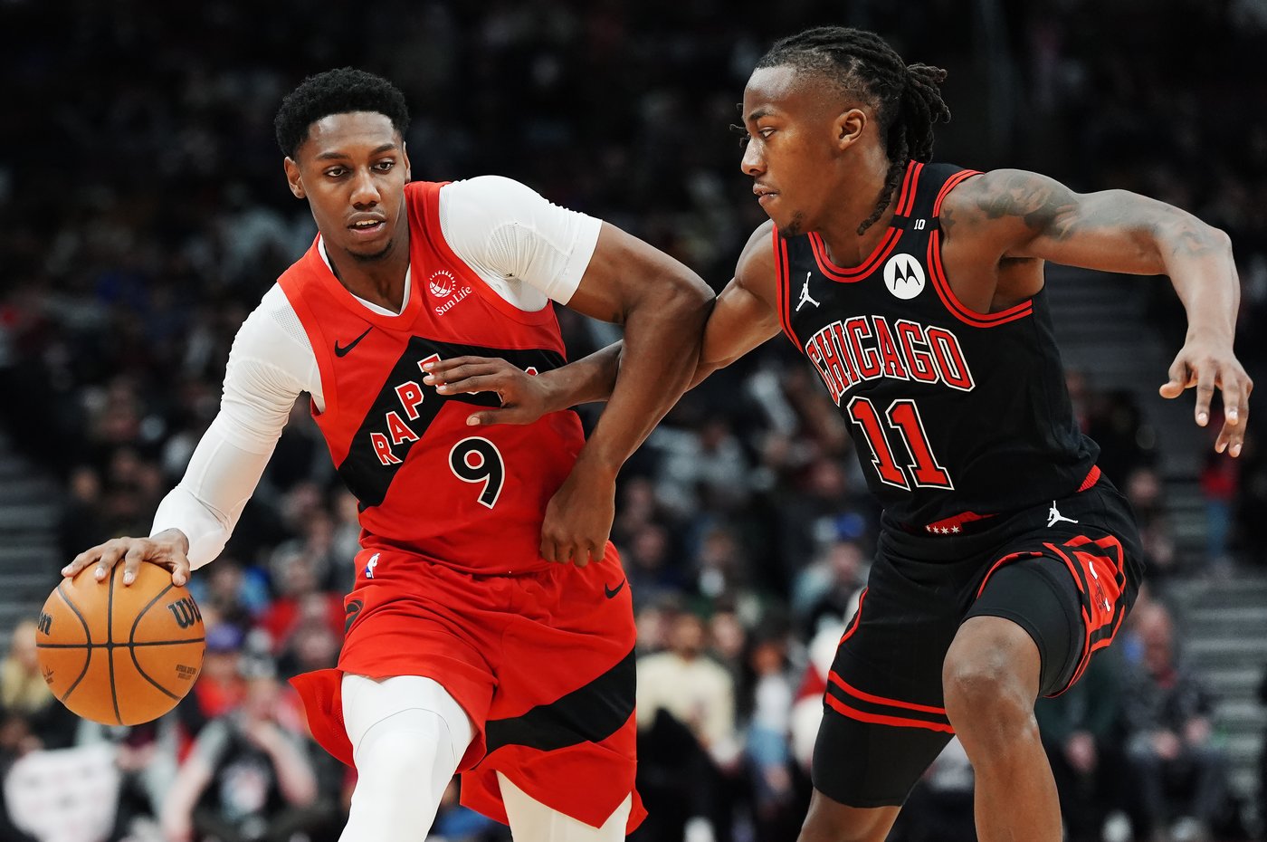 Bulls hold off late Raptors charge as Toronto centre Jakob Poeltl leaves game early | iNFOnews.ca